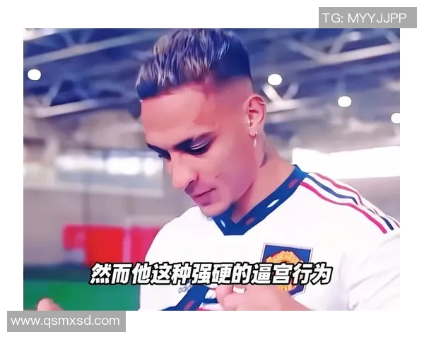 足球明星的笑容背后隐藏的故事与情感解析 足球明星的笑容背后隐藏的故事与情感解析